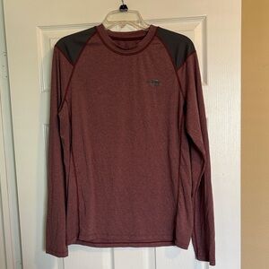 The North Face men’s maroon long sleeve athletic shirt size medium